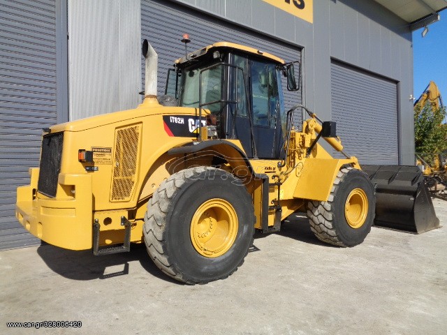 Φορτωτής Με Λάστιχα CAT 2007 IT62H