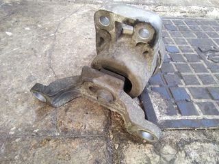 Βάση μηχανής ford-thumb-1