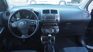 Toyota Urban Cruiser 2013  1.4 D-4D Trek+ 4x4-thumb-19