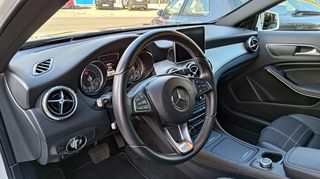 Mercedes-Benz GLA 200 2016  Urban 1600cc 7G-DCT Panorama -thumb-5