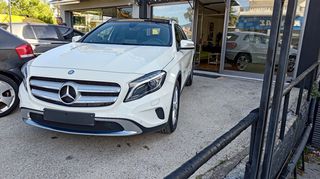 Mercedes-Benz GLA 200 2016  Urban 1600cc 7G-DCT Panorama -thumb-2