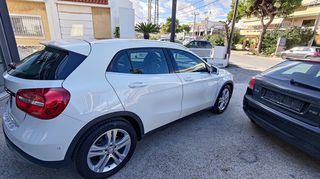 Mercedes-Benz GLA 200 2016  Urban 1600cc 7G-DCT Panorama -thumb-4