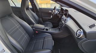 Mercedes-Benz GLA 200 2016  Urban 1600cc 7G-DCT Panorama -thumb-7