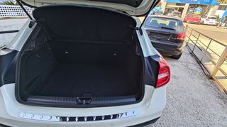 Mercedes-Benz GLA 200 2016  Urban 1600cc 7G-DCT Panorama -thumb-9