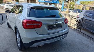 Mercedes-Benz GLA 200 2016  Urban 1600cc 7G-DCT Panorama -thumb-14