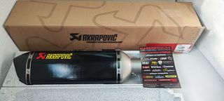 ΕΞΑΤΜΙΣΗ AKRAPOVIC CARBON Φ65 (SUZUKI GSX-R 1300 HAYABUSA)