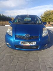 Toyota Yaris 2011-thumb-2