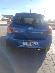 Toyota Yaris 2011-thumb-3