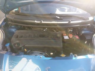 Toyota Yaris 2011-thumb-4