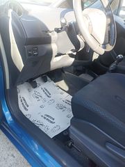 Toyota Yaris 2011-thumb-13