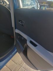 Toyota Yaris 2011-thumb-14