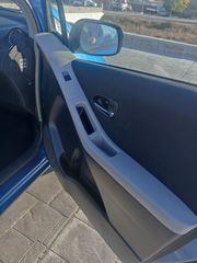 Toyota Yaris 2011-thumb-15