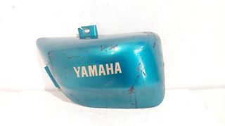 Δεξιό κάλυμμα μπαταρίας από YAMAHA XV500-535 (2GV)