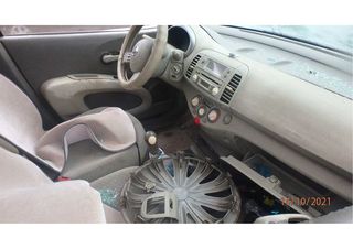 Nissan Micra 2003-thumb-6