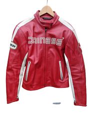 ΔΕΡΜΑΤΙΝΟ ΜΠΟΥΦΑΝ DAINESE ΜΕ ΠΡΟΣΤΑΣΙΕΣ ΣΕ ΠΛΑΤΗ ΚΑΙ ΑΓΚΩΝΕΣ