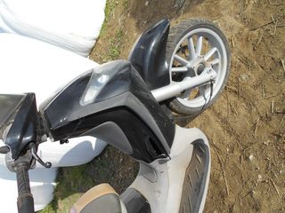 PIAGGIO BEVERLY 250-thumb-2