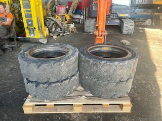 Λάστιχα Bobcat 2020 31x10-20 (10x16.5) Solid Tires-thumb-2