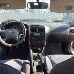 Ντουλαπάκι Toyota Avensis '01 Προσφορά.