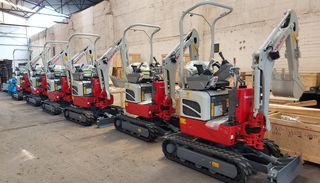 Εκσκαφάκι (διαβολάκι) Takeuchi 2026 TB210R-thumb-7