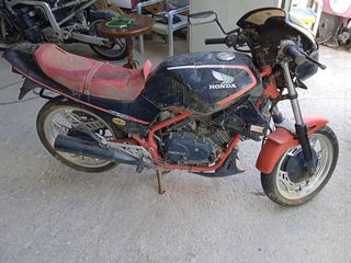 Honda VT250F-thumb-2
