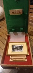 Πωλείται συλλεκτικό BOX με τα τρία αδέρφια Λουμίδη σε σπάνια φώτο του 1934