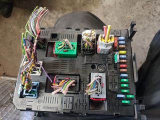 Ασφαλειοθκη  Citroen Picasso 4c 96640590800R