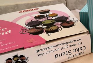 ΣΤΑΝΤ ΠΑΡΟΥΣΙΑΣΗΣ CUPCAKES/MUFFINS APOLLO-thumb-3
