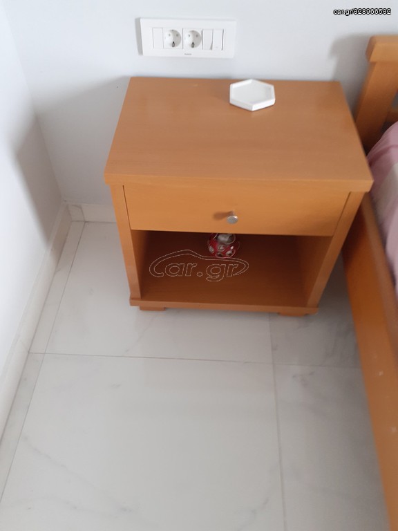 Κομοδίνα με συρτάρι 