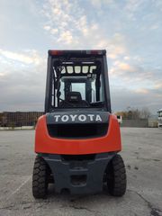 Toyota 2014 02-8FDF25-thumb-2