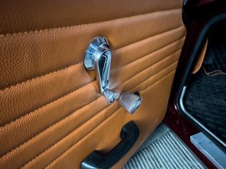 Volvo 1966 P 1800S-thumb-23