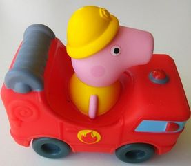 Hasbro Peppa Pig: Little Firetruck Vehicle (F5380)
