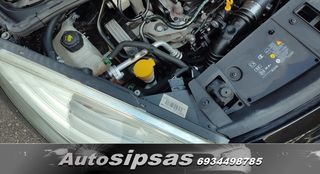 Renault Scenic 2012-thumb-22