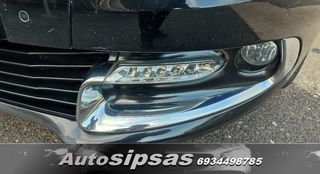 Renault Scenic 2012-thumb-25