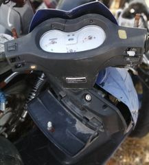 YMC 150 scooter -thumb-1