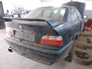 BMW 318 (1999)-thumb-2