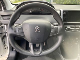 Peugeot 208 2015-thumb-8