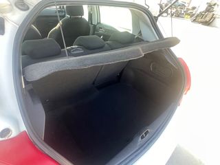 Peugeot 208 2015-thumb-6