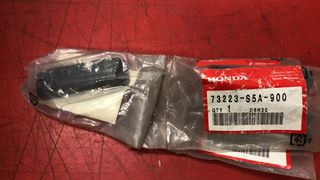 ΛΑΣΤΙΧΟ ΣΤΗΡΙΞΗΣ ΠΙΣΩ ΠΑΡΜΠΡΙΖ HONDA CIVIC 4DR ''01- ΜΥ (73223S5A900)