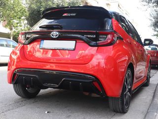 Διαχύτης πίσω προφυλακτήρα για Toyota Yaris MK4 XP210 (2020-up) Piano Black