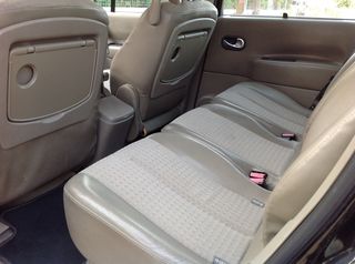 Renault Scenic 2005-thumb-13