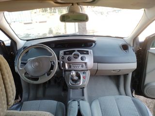 Renault Scenic 2005-thumb-20