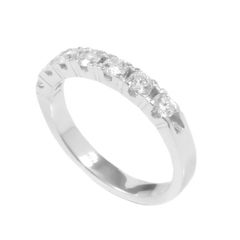 Δαχτυλίδι σε λευκό χρυσό Κ18 με φυσικά διαμάντια βάρους 0.54ct χρώματος G καθαρότητας SI και κοπής excellent Νο.54 και συνολικό βάρος 3.50 γραμμάρια
Θα φροντίσουμε για τη συσκευασία δώρου