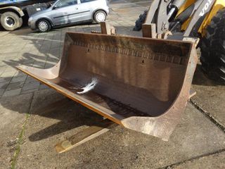 Φορτωτής Με Λάστιχα Volvo 2004 L25B shovel-thumb-9