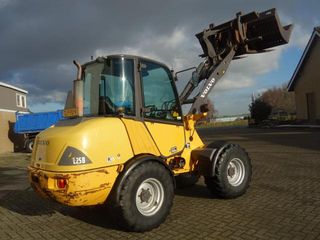 Φορτωτής Με Λάστιχα Volvo 2004 L25B shovel-thumb-3