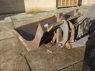 Φορτωτής Με Λάστιχα Volvo 2004 L25B shovel-thumb-10