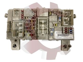 Body Control Module / Fuse Box Ford Focus 2008-2011, 7M5T-14A073-BB 8M5T-14014-CAB TRIM A A-00 0280 A-00 2108