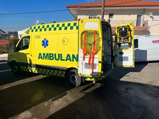 Ασθενοφόρο Mercedes-Benz 2013 Sprinter 319cdi euro5-thumb-3