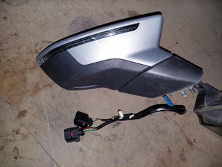 ΔΕΞΙΟΣ ΚΑΘΡΕΠΤΗΣ SEAT LEON FR '17-thumb-1
