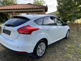 Ford Focus 2015-thumb-4