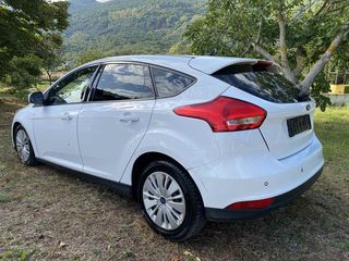Ford Focus 2015-thumb-2